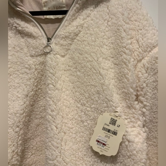 Sherpa Women’s Quarter Zip Sweater - Picture 3 of 4